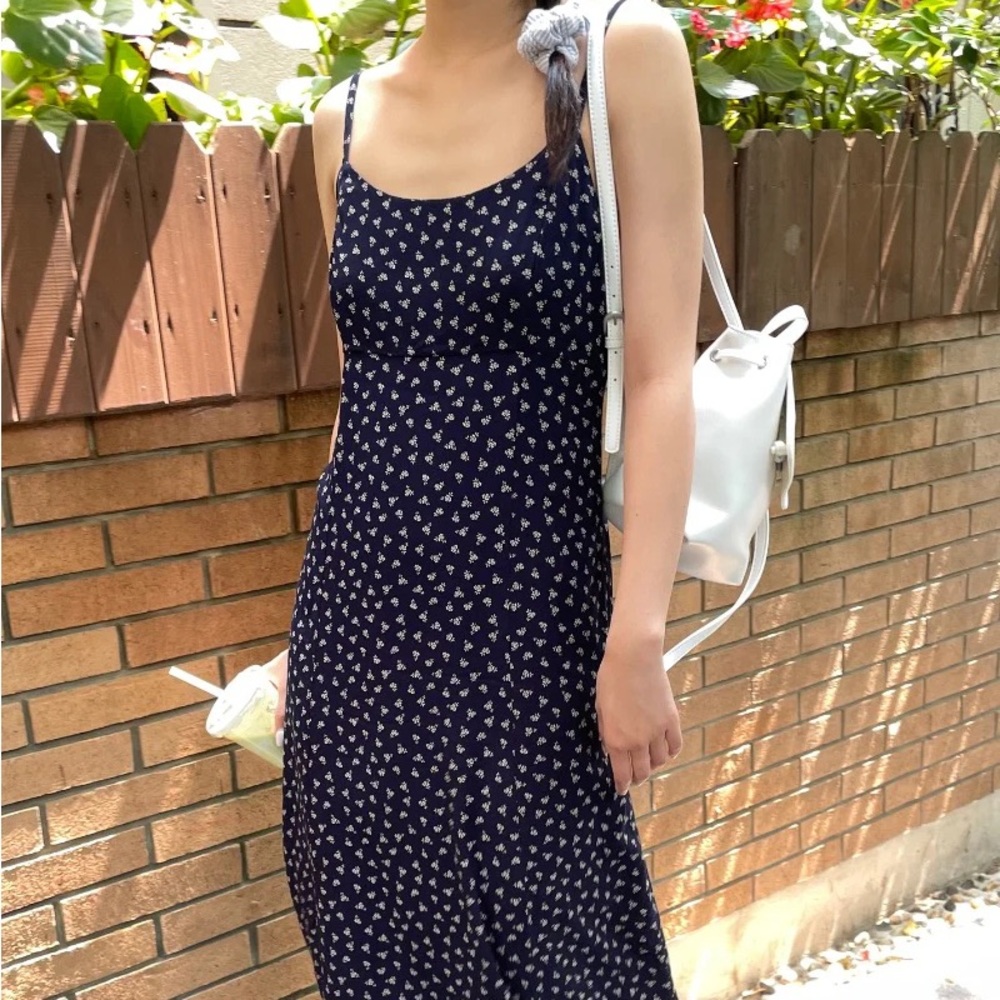 Brandy Melville Colleen dress